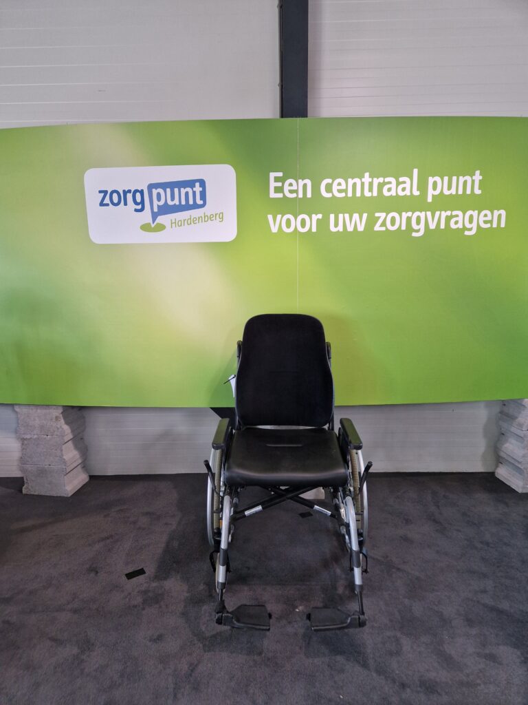 Gebruikte duwrolstoel met Jay-comfort zitting GZG K5042